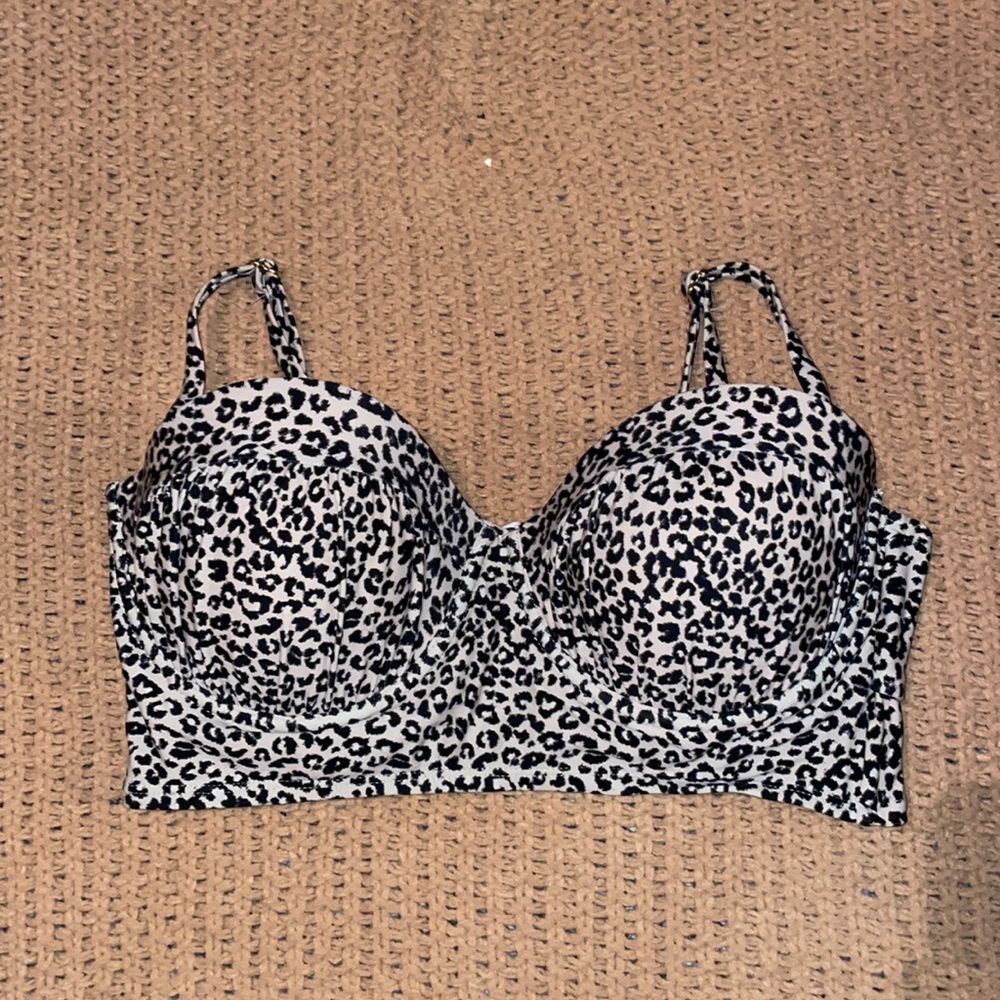 Xhilaration leopard print bikini top L